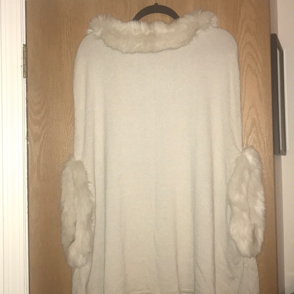 Gaby & Eden cream poncho...size L/XL - Picture 3 of 3